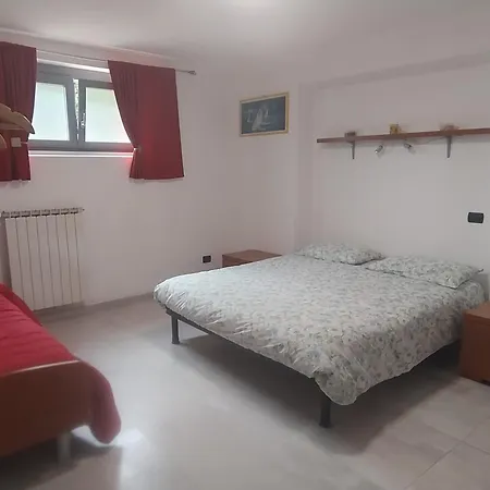 5 Terre Italian Delight Apartment
